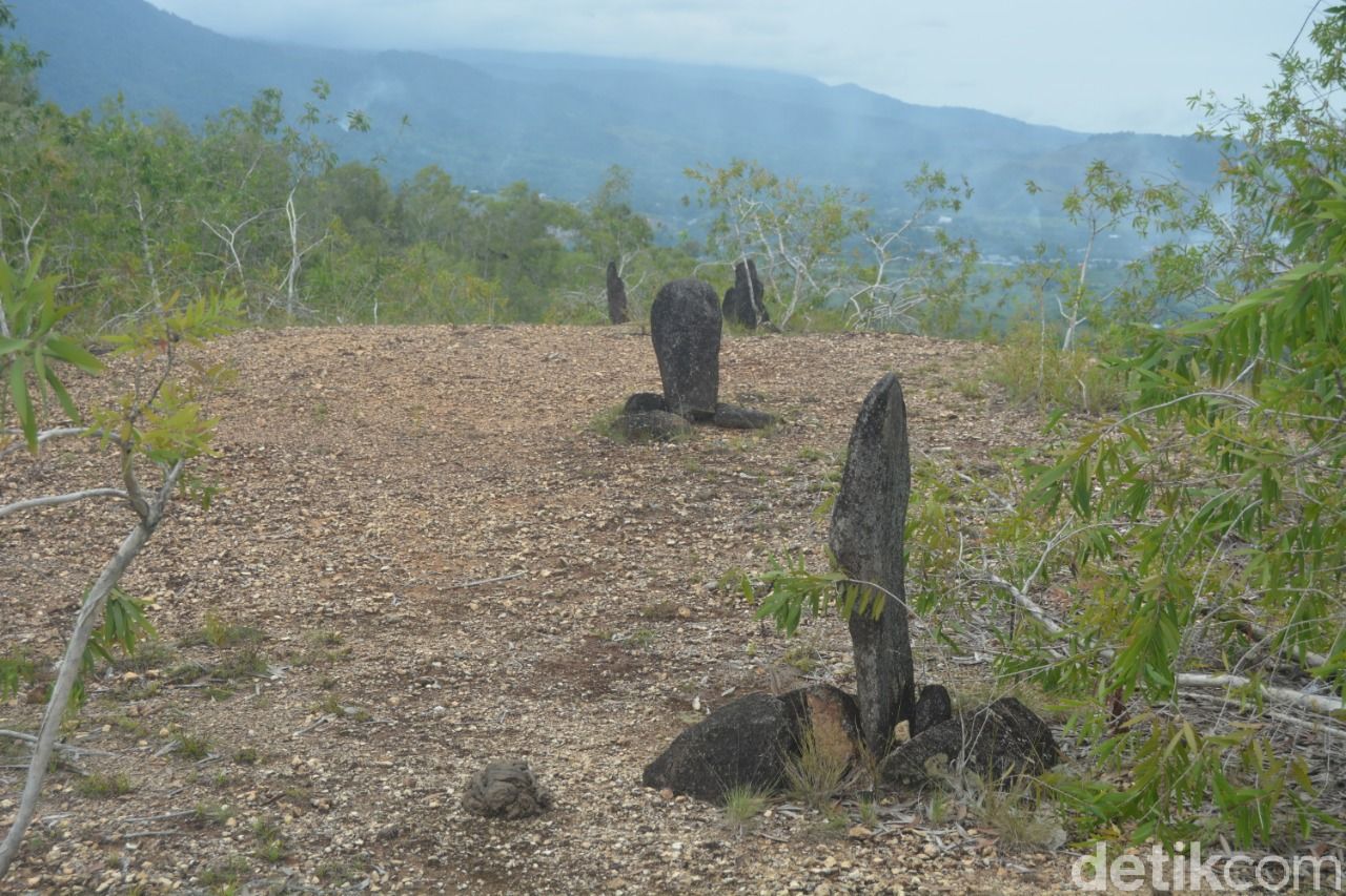 Menhir di Bukit Tutari
