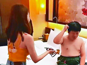 Cerita Selebgram Digerebek Polisi Saat Ajak Followers Threesome
