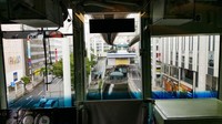 Ini adalah konfigurasi yang langka untuk transportasi umum, dengan pemandangan kota yang fantastis saat melintas. Foto: Dok. Forbes/Geoffrey Morrison