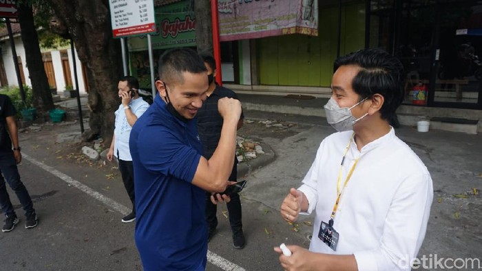 Mumtaz Rais dan Gibran Rakabuming Raka di Solo, Jumat (27/11/2020). Mumtaz Rais menyatakan siap memenangkan Gibran di Pilkada Solo.
