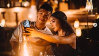Keduanya sepakat menggelar after wedding party kali ini di Pulau Moyo setelah sebelumnya berbulan madu di Pulau Dewata. (Instagram Nikita Willy)