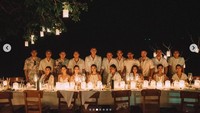 Nikita Willy dan Indra Priawan mengundang sekitar 20 orang sahabat mereka hadir dalam perayaan pernikahan mereka di Pulau Moyo. (Instagram Nikita Willy)