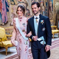 Sayangnya ada kabar kurang menyenangkan yang menyebut jika pasangan yang sudah memiliki dua anak itu terinfeksi COVID-19. Mereka pun terpaksa harus menjalani karantina meski belakangan ikut sibuk dalam memerangi pandemi Corona di negaranya.  Foto: Instagram @prinsparet