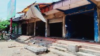 Ribuan pedagang di Pasar Induk Kabupaten Klaten telah direlokasi ke pasar darurat.