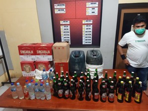 Jelang Pilkada, Polres Bima Kota Sita Ratusan Miras Siap Edar
