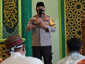 Khotbah Jumat, Bhabinkamtibmas di Mojokerto Ajak Masyarakat Jaga Persatuan