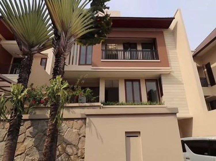 7 Potret Rumah Mewah Roger Danuarta dan Cut Meyriska, Ada Liftnya