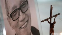 Sekedar informasi, jenazah akan dikremasikan pada hari Minggu, 29 November 2020 di Krematorium Oasis Lestari, Tangerang.