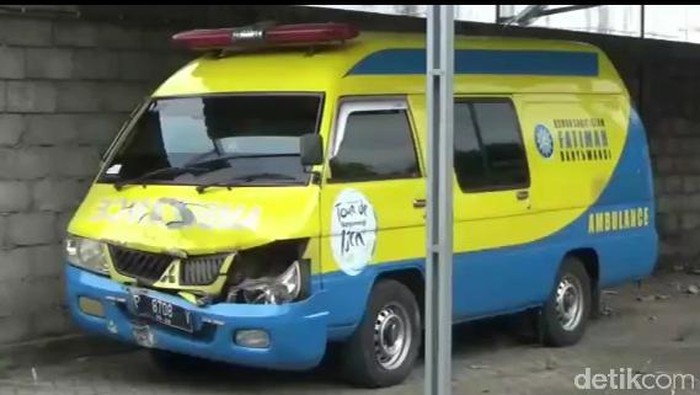 viral ambulans tabrak motor