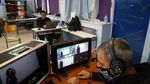 Melihat Sekolah Online di Yunani