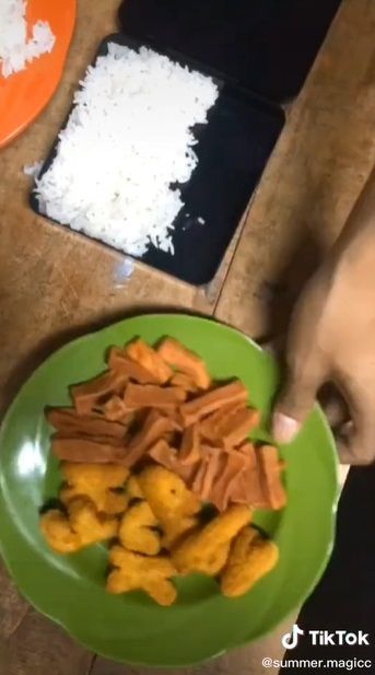 Album 'Red Velvet' Jadi Kotak Bekal