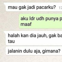 Definisi penggoda ulung. Udah ditolak karena si doi ngaku punya pacar, eh tapi tetap ngerayu biar diterima. Ada-ada aja ulah netizen. Foto: Twitter/@txtdariwasap