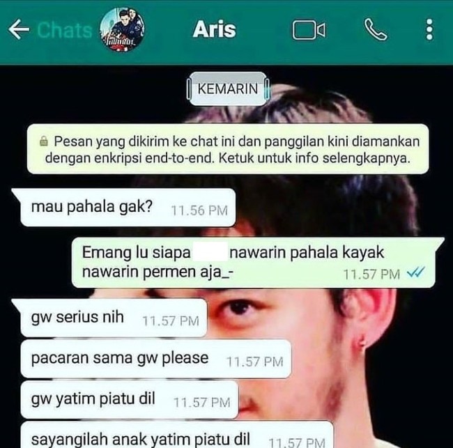 Kalau di chat kayak gini jadi bingung deh mau balas apa. Ya usaha nembak gebetan sih, tapi nggak gini juga kali. Foto: Twitter/@txtdariwasap