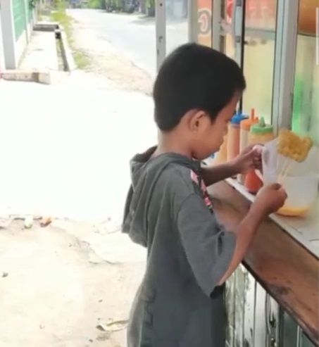 Bocah Penjual Cilor