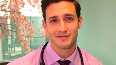 Potret Dokter Terseksi yang Dibilang Munafik karena Party Saat Pandemi