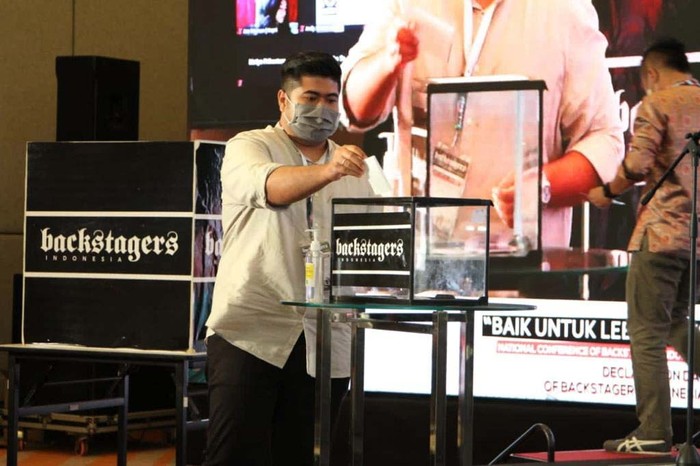Forum Backstagers Indonesia gelar Munas dengan memilih Sofyan Nasution sebagai ketua umum. Forum ini menaungi perusahaan Event Organizer se-Indonesia.