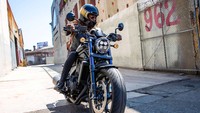 Mengusung basis mesin yang sama dengan Honda CRF1100L Africa Twin, Honda merilis CMX1100 Rebel model 2021. Menurut Honda, CMX1100 Rebel ini dirancang untuk pengalaman berkendara yang santai sekaligus dapat menghibur di jalanan yang berliku-liku. Foto: Pool (Honda UK)