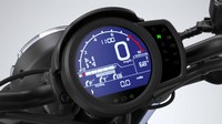 Sistem ride by wire dengan kontrol traksi tiga tingkat menjadi perlengkapan Honda CMX1100 Rebel. Pengendaranya bisa mengganti mode berkendara dari tombol di setang kiri. Ada empat mode berkendara, yaitu Standard, Rain, Sport, dan User. Foto: Pool (Honda UK)