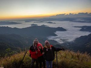 Indahnya Matahari Terbit dari Pegunungan Phu Chi Fa Thailand