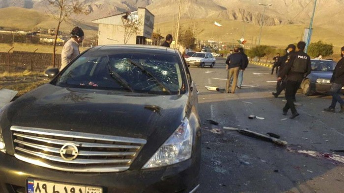 Ini Lokasi Tempat Ilmuwan Nuklir Iran Tewas Dibunuh This photo released by the semi-official Fars News Agency shows the scene where Mohsen Fakhrizadeh was killed in Absard, a small city just east of the capital, Tehran, Iran, Friday, Nov. 27, 2020. Fakhrizadeh, an Iranian scientist that Israel alleged led the Islamic Republic's military nuclear program until its disbanding in the early 2000s was βassassinatedβ Friday, state television said. (Fars News Agency via AP)