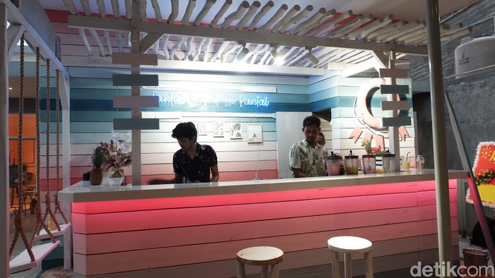 Kafe Tropical Vibes Bandung