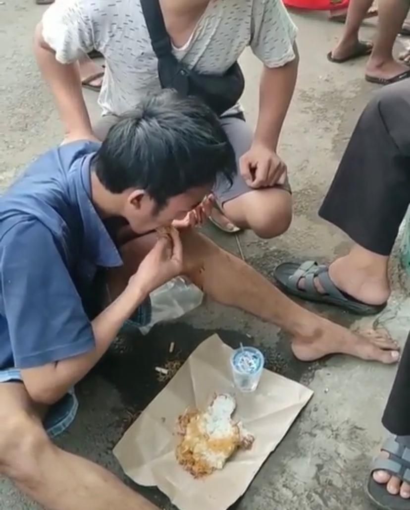 Ketahuan Curi Burung, Pria Ini Malah Dikasih Makan Nasi Bungkus
