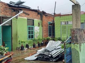 Diterjang Puting Beliung, 7 Rumah di Kota Bengkulu Rusak