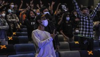 Konser musik di bioskop merupakan alternatif hiburan saat pandemi COVID-19.