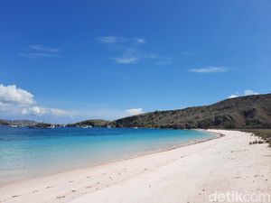 Long Beach TN Komodo, Spot Snorkeling Cantik yang Cocok untuk Pemula