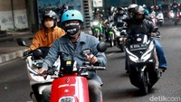 Sesuai dengan keinginan Gubernur Jabar Ridwan Kamil, Jabar ingin menjadi daerah pertama yang mengimplementasikan kebijakan soal kendaraan listrik di Indonesia.