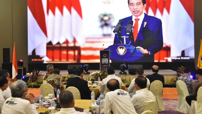 Preiden Jokowi dan Kepala BP2MI Benny Rhamdani dalam Musyawarah Nasional (Munas) APJATI
