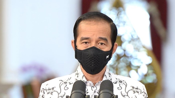 Presiden Jokowi memberi sambutan dalam puncak peringatan Hari Guru Nasional dan HUT ke-75 PGRI (Kris - Biro Pers Sekretariat Presiden)