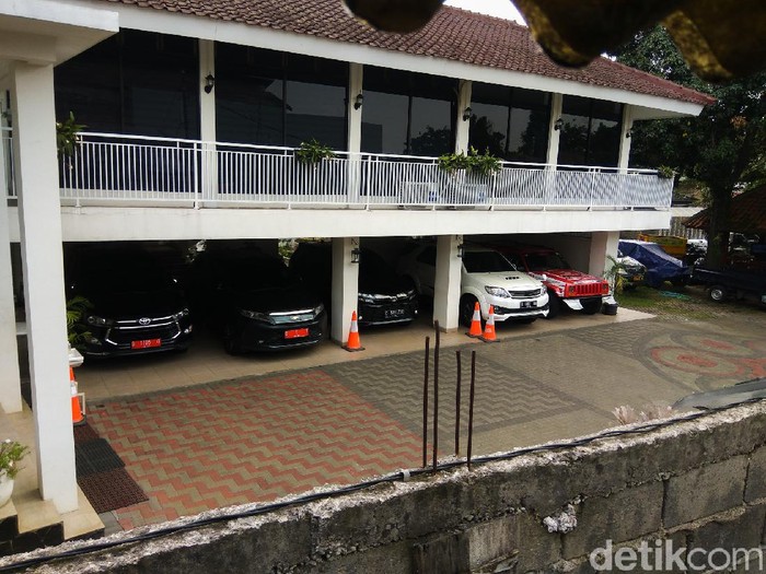 Rumah mewah wali kota cimahi ajay m priatna