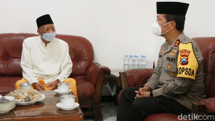 Sowan ke Ketua MUI, Kapolda Jatim Gandeng Ulama Jaga Jatim Kondusif