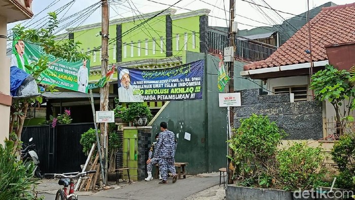 Suasana Gang Paksi yang jadi akses masuk ke rumah Habib Rizieq di Jl Petamburan III, Jakpus (dok detikcom)