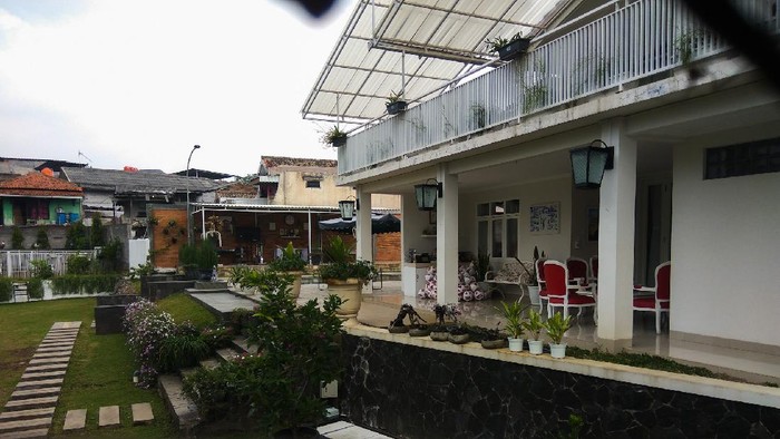 Terkini! Penampakan rumah mewah dan garasi Wali Kota Cimahi yang terciduk KPK Terkini! Penampakan rumah mewah dan garasi Wali Kota Cimahi yang terciduk KPK