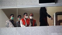Sedangkan Hutama Yonathan disangkakan melanggar Pasal 5 ayat (1) huruf a atau Pasal 5 ayat (1) huruf b atau Pasal 13 Undang-Undang Nomor 31 Tahun 1999 tentang Pemberantasan Tindak Pidana Korupsi sebagaimana telah diubah dengan Undang-Undang Nomor 20 Tahun 2001 tentang Perubahan Atas Undang-Undang Nomor 31 Tahun 1999 tentang Pemberantasan Tindak Pidana Korupsi.