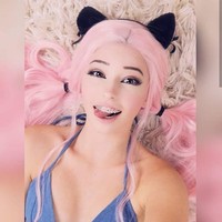 Baru-baru ini wanita asal Inggris itu mengungkapkan bahwa dia berencaba menjual kondom bekas pakai. Belle mengaku akan menjual kondom bekas pakai di platform OnlyFans. Foto: dok. Instagram