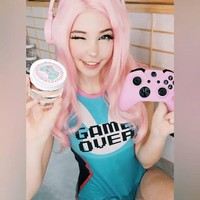 Anehnya, air bekas mandi wanita 21 tahun itu habis terjual. Ia menjual air bekas tersebut dengan harga US$ 30 atau sekitar Rp 436 ribu. Foto: dok. Instagram