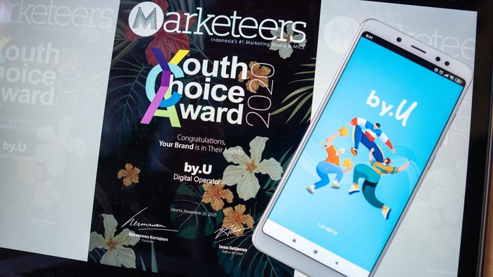 by.U dinobatkan sebagai merek pilihan Generasi Z dalam ajang Marketeers Youth Choice Brands of the Year 2020.