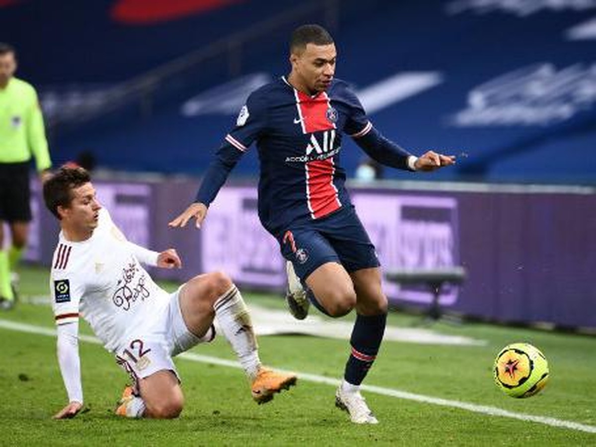 Mbappe gagal mencetak gol di laga ini. Foto: AFP/FRANCK FIFE
