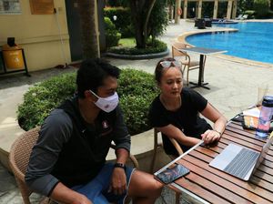 Lagi Pandemi Covid-19, Bagaimana Siman Sudartawa Menjaga Kondisi?