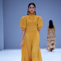 Di ajang mode terbesar tanah air kali ini direktur label Barli Asmara Leslie Tobing mempersembahkan Koleksi teranyarnya di Jakarta Fashion Week 2021. Foto: dok. JFW 2021.