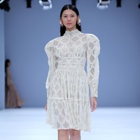 Di ajang mode terbesar tanah air kali ini direktur label Barli Asmara Leslie Tobing mempersembahkan Koleksi teranyarnya di Jakarta Fashion Week 2021. Foto: dok. JFW 2021.
