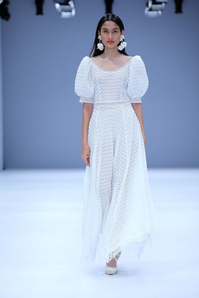 Di ajang mode terbesar tanah air kali ini direktur label Barli Asmara Leslie Tobing mempersembahkan Koleksi teranyarnya di Jakarta Fashion Week 2021. Foto: dok. JFW 2021.