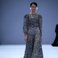 Di ajang mode terbesar tanah air kali ini direktur label Barli Asmara Leslie Tobing mempersembahkan Koleksi teranyarnya di Jakarta Fashion Week 2021. Foto: dok. JFW 2021.