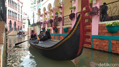 Foto: Little Venice Bogor, Seru-seruan Mendayung di Kanal