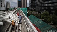 Jembatan bentang panjang terakhir yang dipasang sepanjang 218 meter.