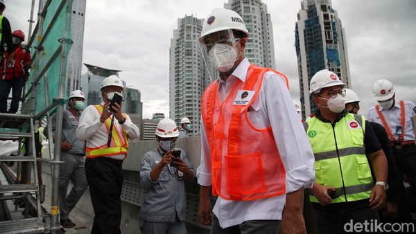 Menhub Tinjau Jembatan Bentang Panjang LRT