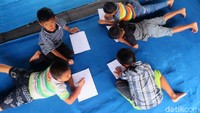 Fasilitator Perlindungan Anak Terpadu Berbasis Masyarakat Kabupaten Sleman Susi Farid menuturkan anak-anak berbeda dengan orang dewasa. Walau terlihat senang, terkadang menyimpan trauma tersendiri. Sehingga pendekatan ini dirasa lebih efektif. Agar bisa mencerminkan kondisi hatinya saat ini.